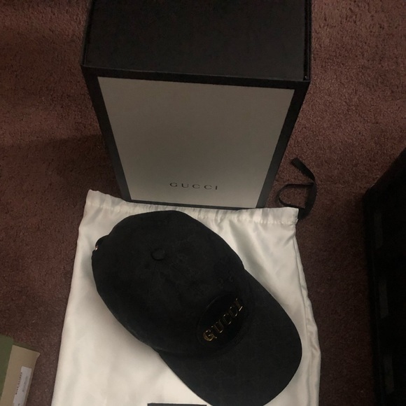 Gucci blk baseball hat small excellent condition